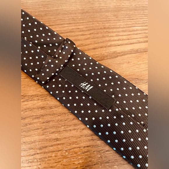 👔🔥 Brown Polkadot Skinny Tie - Picture 4 of 4